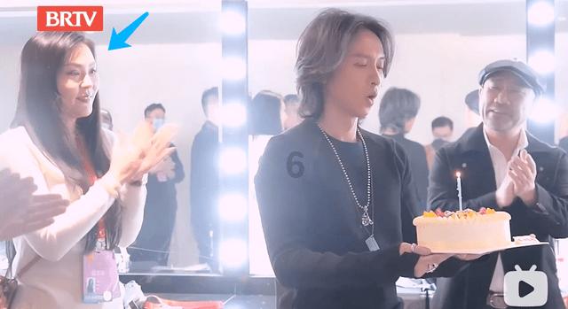 红米4X手机换电池